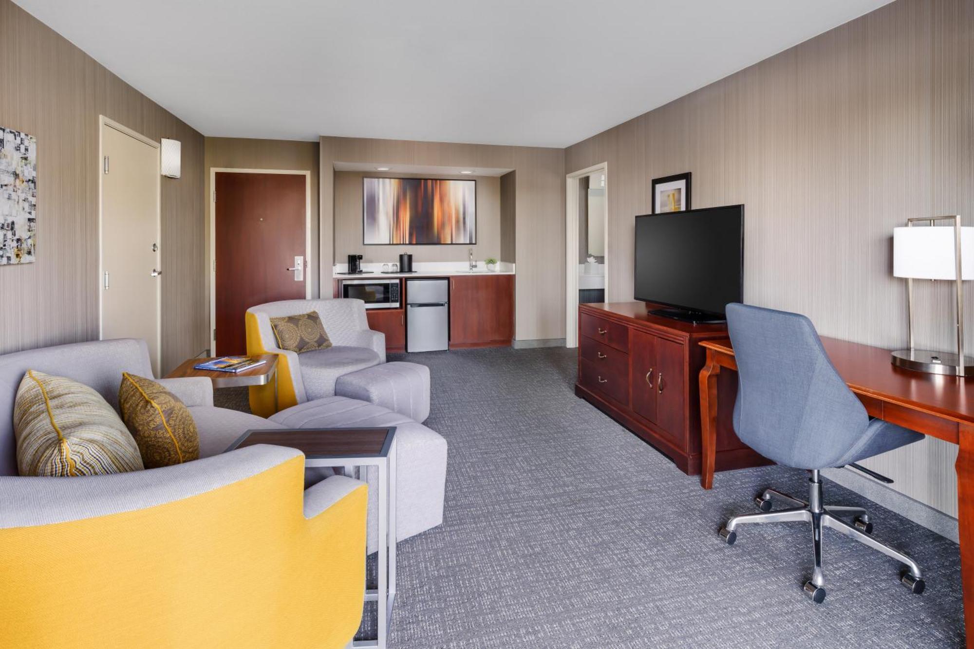Courtyard By Marriott Roseville Galleria Mall/Creekside Ridge Drive Exterior photo